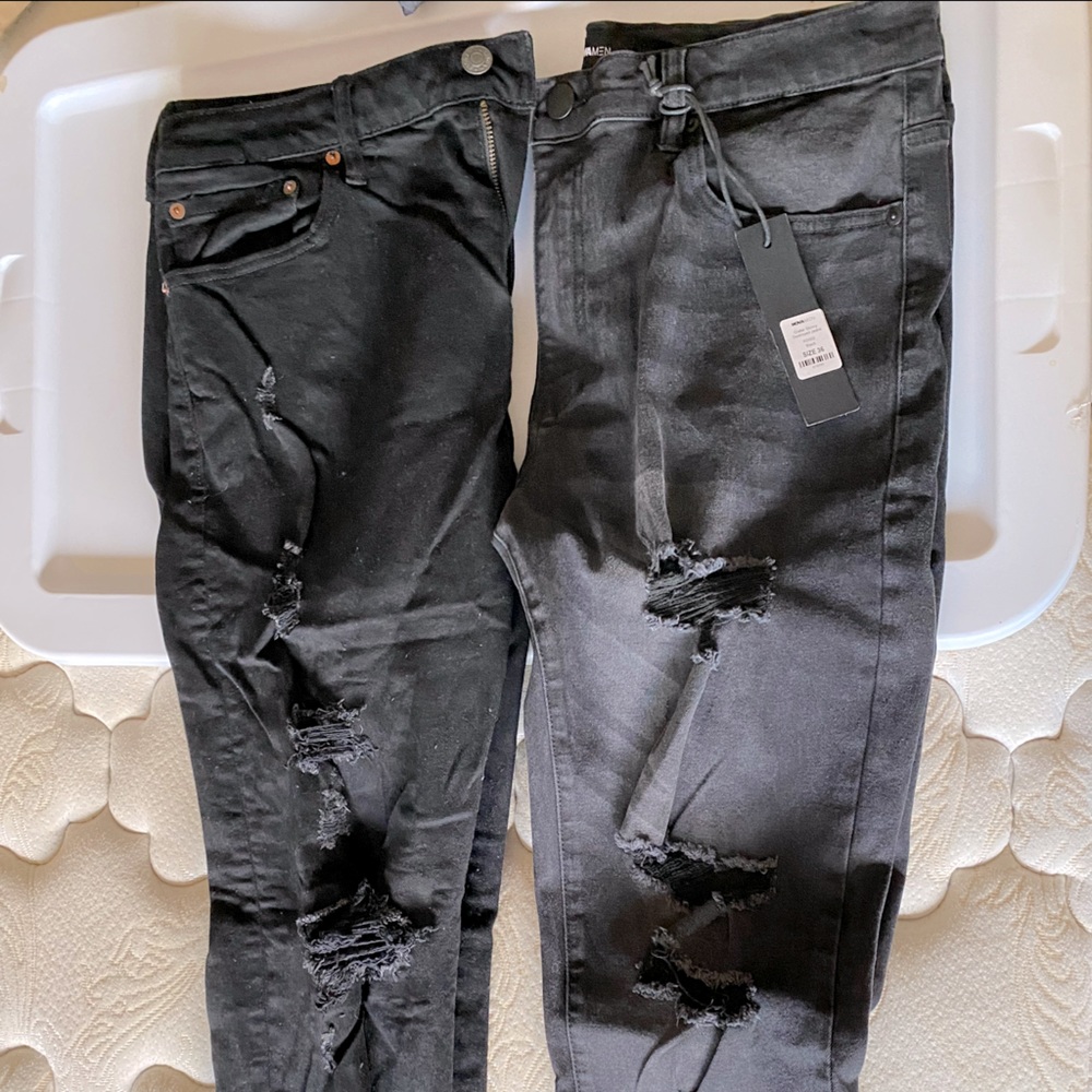 2x Fashion Nova ripped jeans